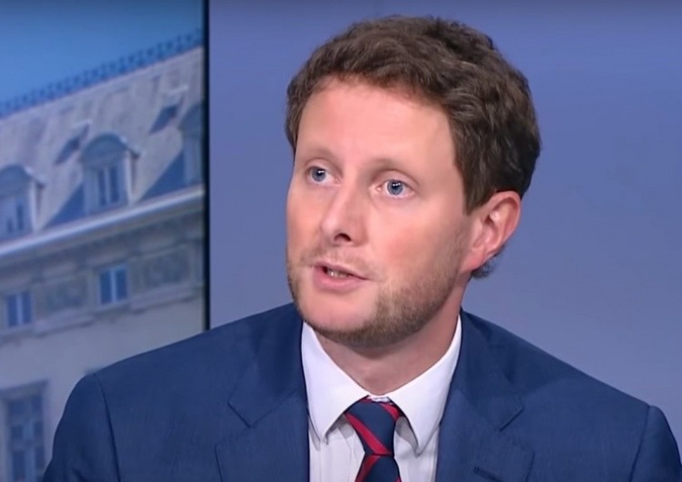 Clément Beaune Un secrétaire d'Etat de Macron diffuse des fake news et déclenche un scandale en Pologne