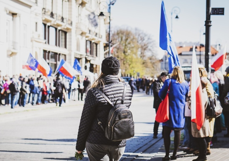  [SONDAŻ] Referendum ws. obecności Polski w UE? Zaskakująco wielu Polaków za