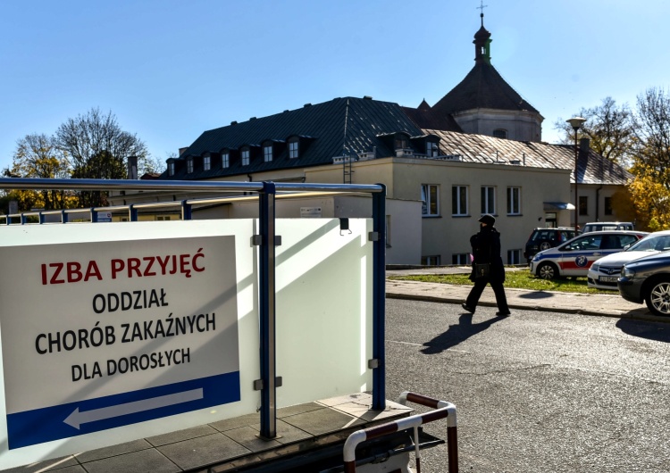 Ministerstwo Zdrowia: W szpitalach jest coraz więcej chorych na COVID-19