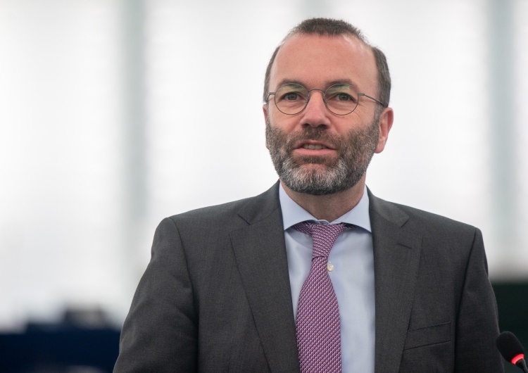 Manfred Weber „Litwa, Łotwa i inne”. Szefowi EPL słowo „Polska” nie przeszło przez klawiaturę