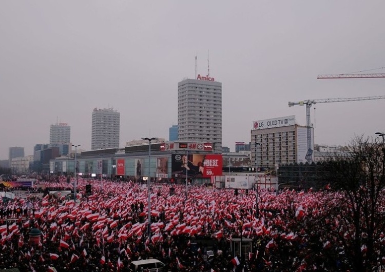 PAP Wojewoda mazowiecki złożył zażalenie na decyzję sądu ws. Marszu Niepodległości 