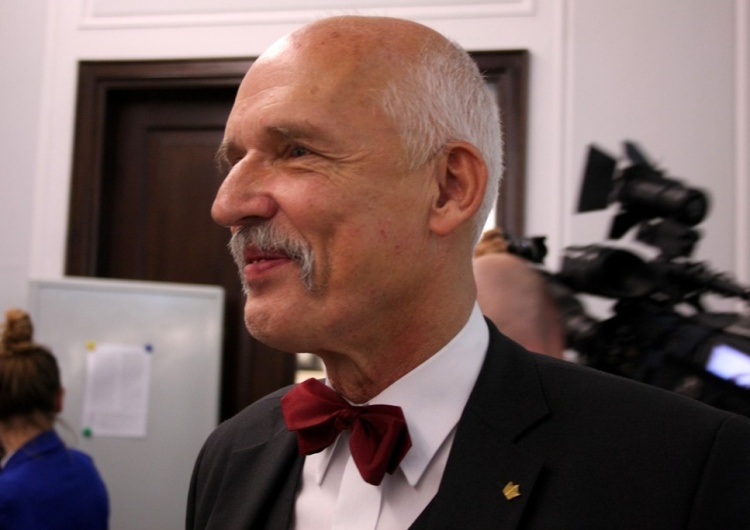 Janusz Korwin-Mikke Janusz Korwin-Mikke ukarany za swoje wypowiedzi. Poseł mówił m.in. o Hitlerze