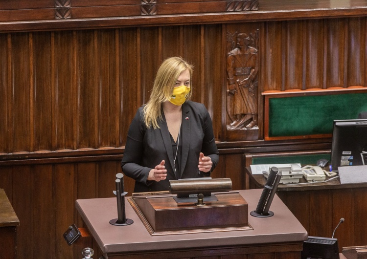 Hanna Gill-Piątek Skandaliczne słowa Hanny Gill-Piątek. Posłanka porównała Marsz Niepodległości do pogromu Żydów