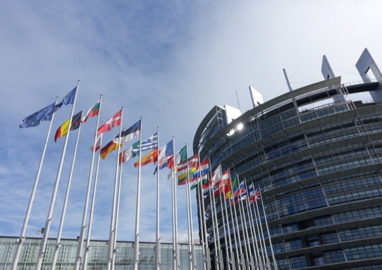 Piotr Duda do europosłów: Wbrew stanowisku rządu apeluję, abyście poparli dyrektywę o adekwatnych wynagrodzeniach