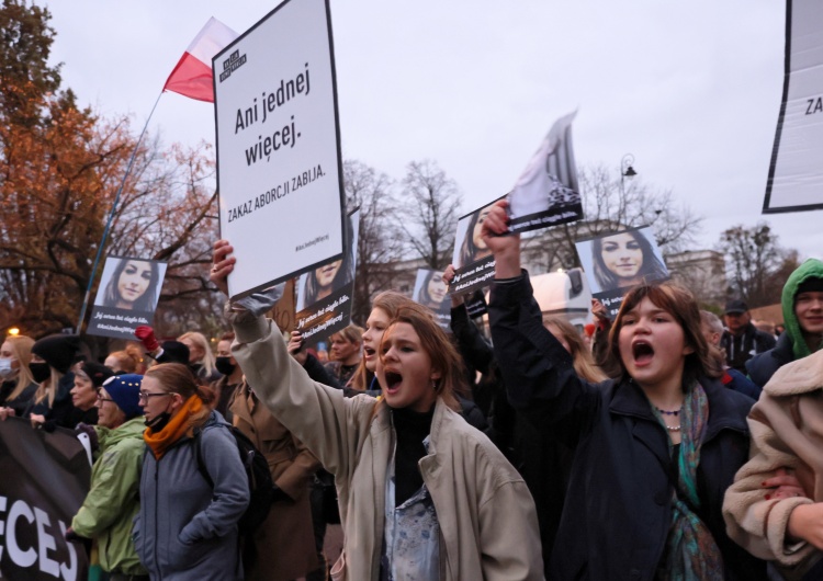 W Warszawie trwa protest pod hasłem