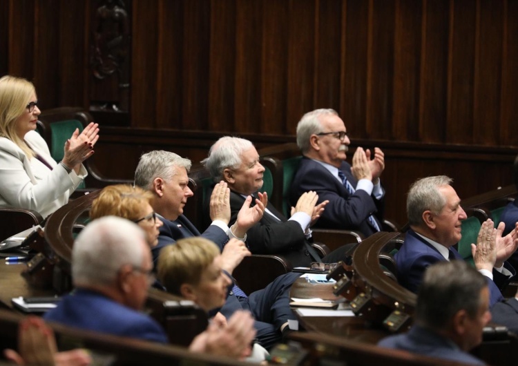 Duża przewaga PiS nad resztą stawki. Zobacz najnowszy sondaż