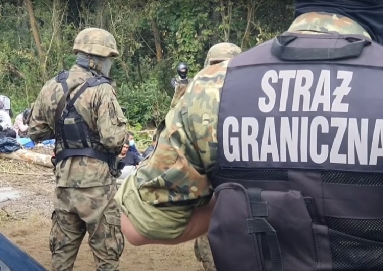 Setki migrantów na granicy z Białorusią. Straż Graniczna opublikowała najnowsze dane