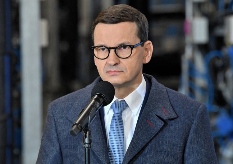 Marsz migrantów na granicę Polski. Ostra reakcja premiera Morawieckiego
