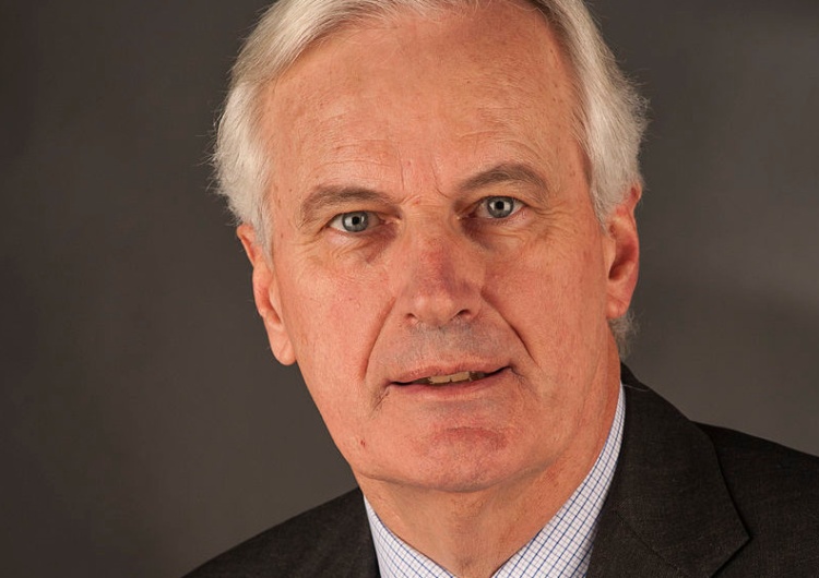 Michel Barnier Michel Barnier: „Trzeba zatrzymać migrację; cała [francuska] klasa polityczna jest po stronie Polaków”