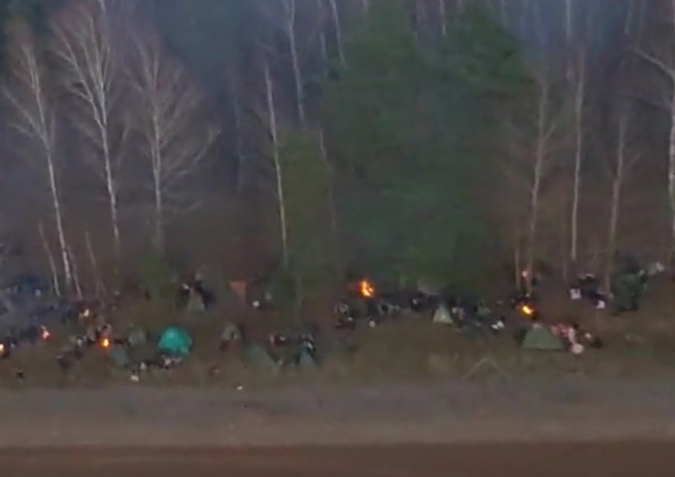  [VIDEO] Jak wygląda obozowisko migrantów przy granicy z Polską? Są nagrania z powietrza