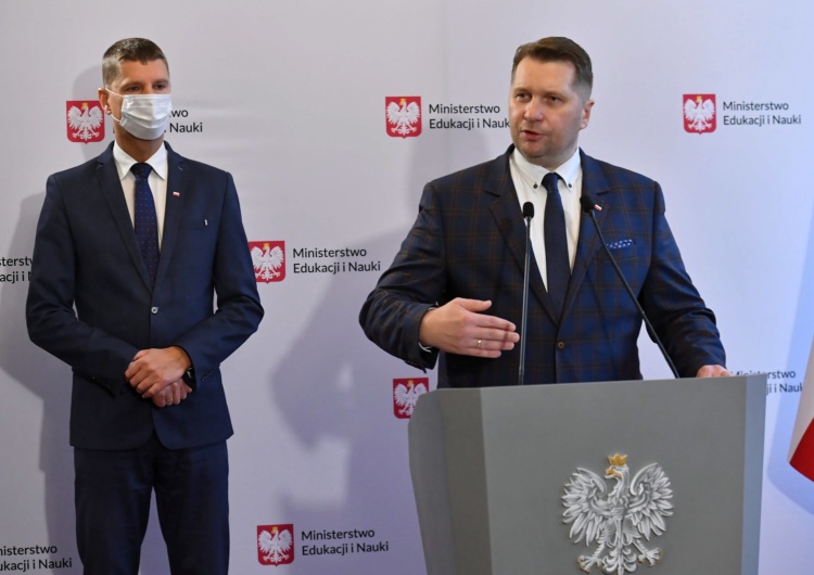 Minister edukacji i nauki Przemysław Czarnek oraz sekretarz stanu w MEiN Dariusz Piontkowski Przemysław Czarnek: „W najbliższych dniach planowane jest spotkanie premiera z szefami Solidarności i oświatowej Solidarności”