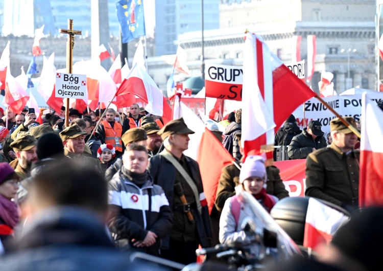Marsz Niepodległości przeszedł ulicami Warszawy! Robert Bąkiewicz przekazał najnowsze dane o frekwencji