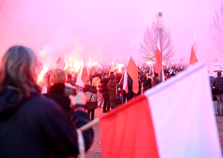  Ile osób było na Marszu Niepodległości? Rzeczniczka Trzaskowskiego: Ratusz nie poda szacunków