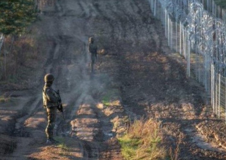 Polskie służby na granicy z Białorusią zachowują spokój mimo prowokacji Białoruski MON informuje o ćwiczeniach wojsk przy granicy z Polską