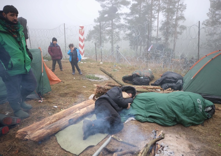  Szwajcarski dziennik: Niemiecka „kultura gościnności” współodpowiedzialna za chaos na polskiej granicy