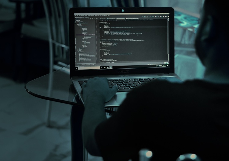 ABW i FBI zatrzymały cyberprzestępcę z Ukrainy. Grozi mu do 100 lat więzienia