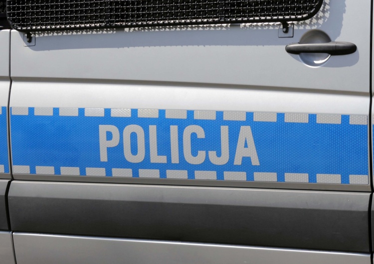 Policja Dwóch dziennikarzy rosyjskiej stacji zatrzymanych w strefie objętej stanem wyjątkowym