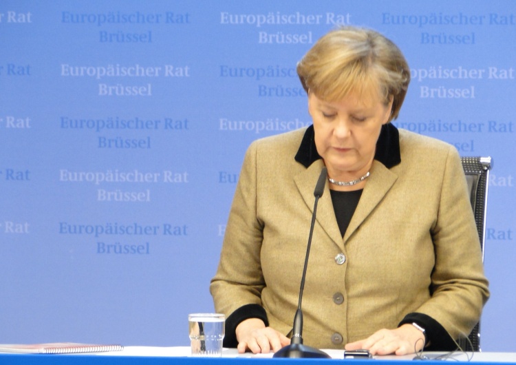 Angela Merkel Merkel rozmawiała z Łukaszenką o kryzysie migracyjnym na granicy polsko-białoruskiej