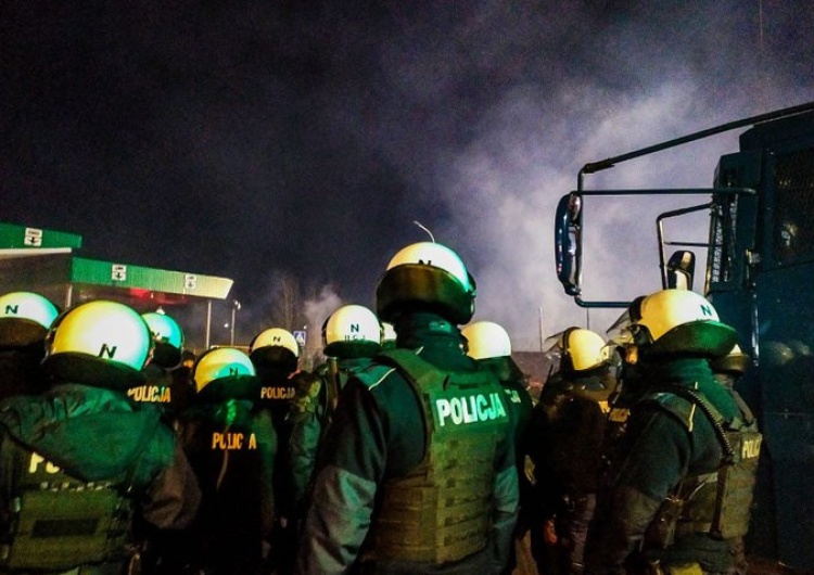 „Granica została wzmocniona”. Policja pokazuje nowe zdjęcia i zapewnia, że możemy spać spokojnie