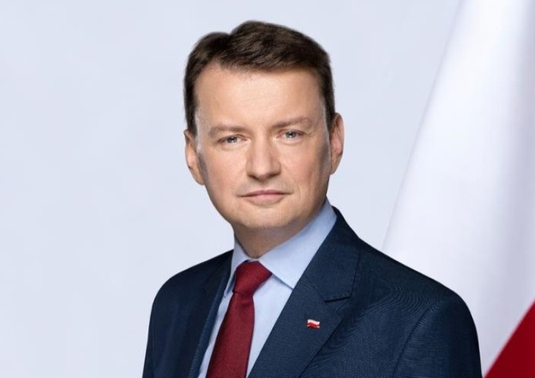 Mariusz Błaszczak Min. Błaszczak: Pochwaliłem żołnierzy, którzy brali udział w incydencie z fotoreporterami