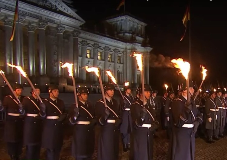 Papa Scholz et le 4ème Reich