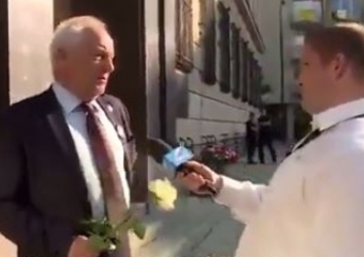  [video] Niesiołowski do reportera: Jest pan obrzydliwym pisowskim lizusem. Brzydzę się pana jak tasiemca
