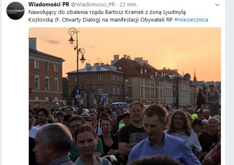 zrzut ekranu Bartosz Kramek z żoną Lyudmylą Kozlovską z Fundacji Otwarty Dialog na manifestacji Obywateli RP