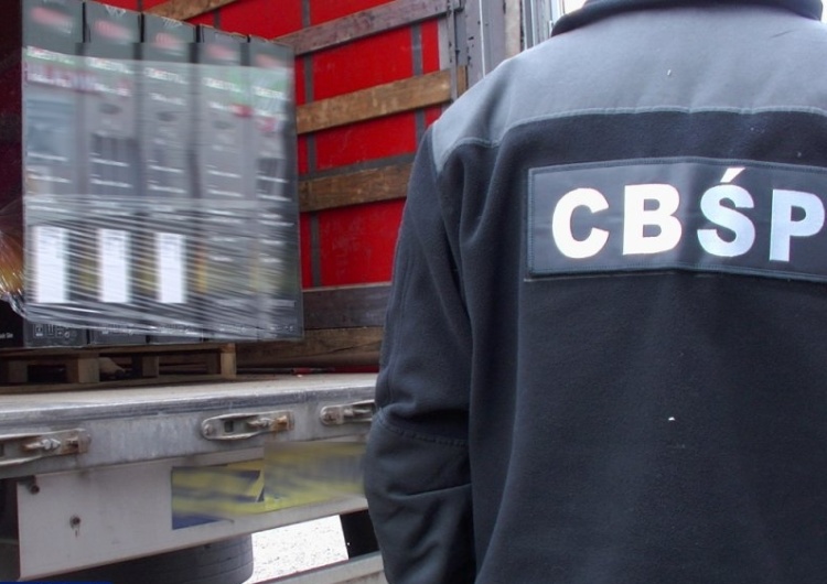  Funkcjonariusze CBŚP odzyskali sprzęt o wartości 2 mln zł. Rozbito zorganizowaną grupę przestępczą