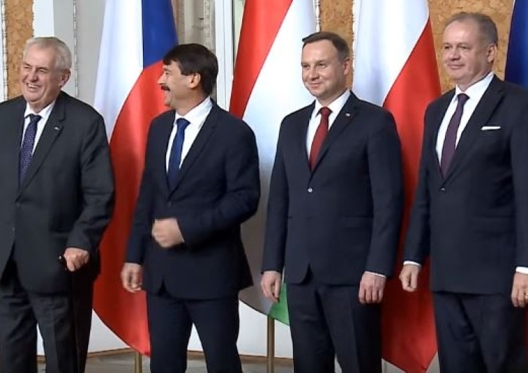 CBOS: Polska najbardziej prounijnym krajem w Grupie Wyszehradzkiej