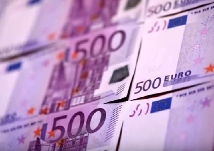  Ile zarabiają Polacy za granicą? Najlepsze zarobki w Austrii i Niemczech