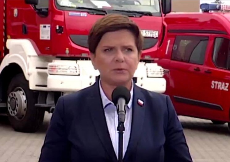  Beata Szydło: Skala nawałnic była ogromna, ale strażacy (...) byli na miejscu natychmiast i nieśli pomoc