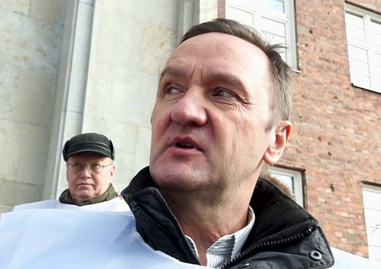 Protestujący związkowiec odwieziony do szpitala