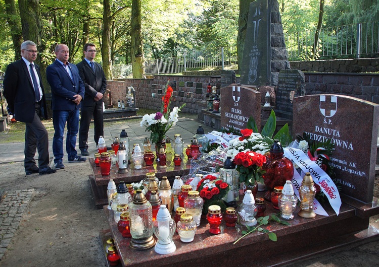  Pierwsza rocznica pogrzebu Inki i Zagończyka - "Solidarność" o was nie zapomni!