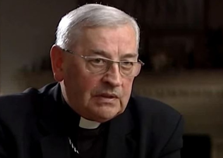  Bp Pieronek:Kaczyński ma się za naczelnika kraju a zachowuje się jak nieopanowany człowiek po narkotykach