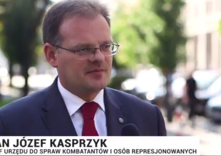 Od dziś opozycjoniści i osoby represjonowane w PRL mają prawo do 402 zł comiesięcznego świadczenia