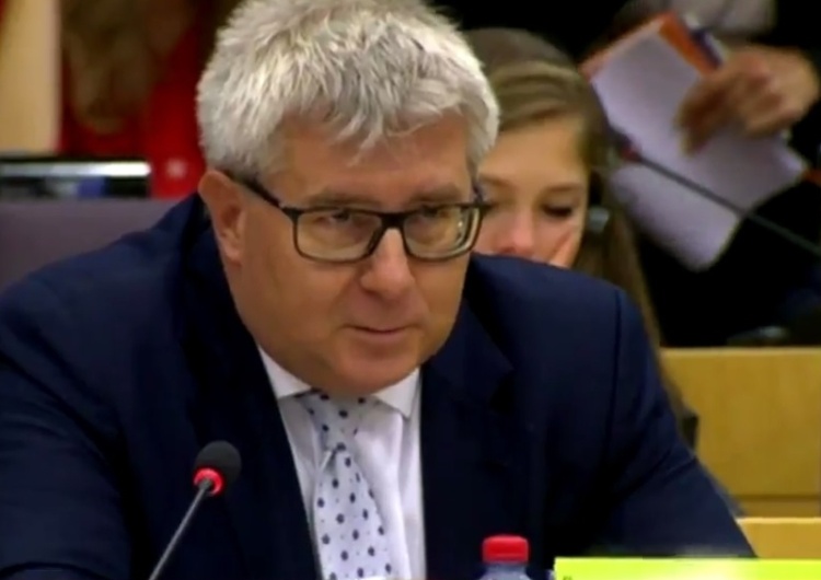 R. Czarnecki: W 2008 roku KE stwierdziła, że nie będzie ingerować w wewnętrzne sprawy polskich sądów