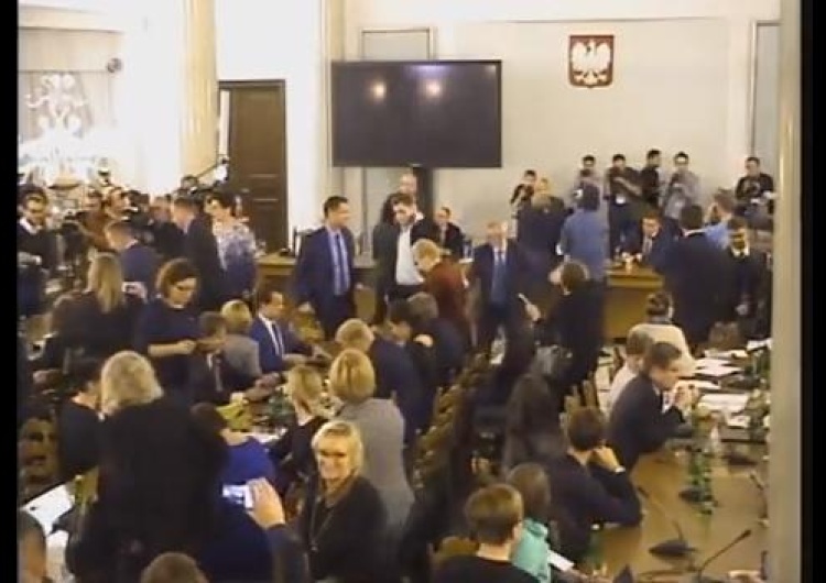 Awantura w Sejmie. Posłowie odrzucili projekt Stop aborcji