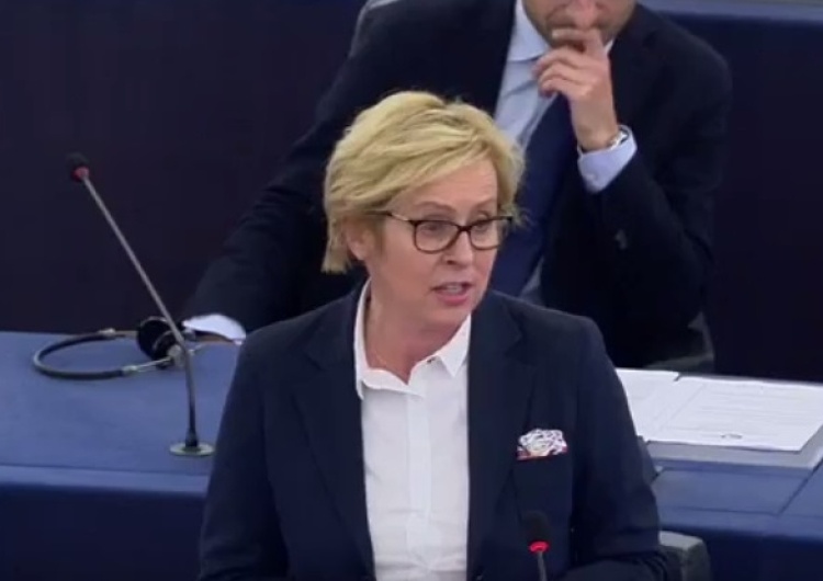  Debata o prawach kobiet w PE. Poseł Jadwiga Wiśniewska miażdży: "Prawdy nie zakrzyczycie"