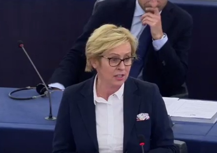 Debata o prawach kobiet w PE. Poseł Jadwiga Wiśniewska miażdży: "Prawdy nie zakrzyczycie"