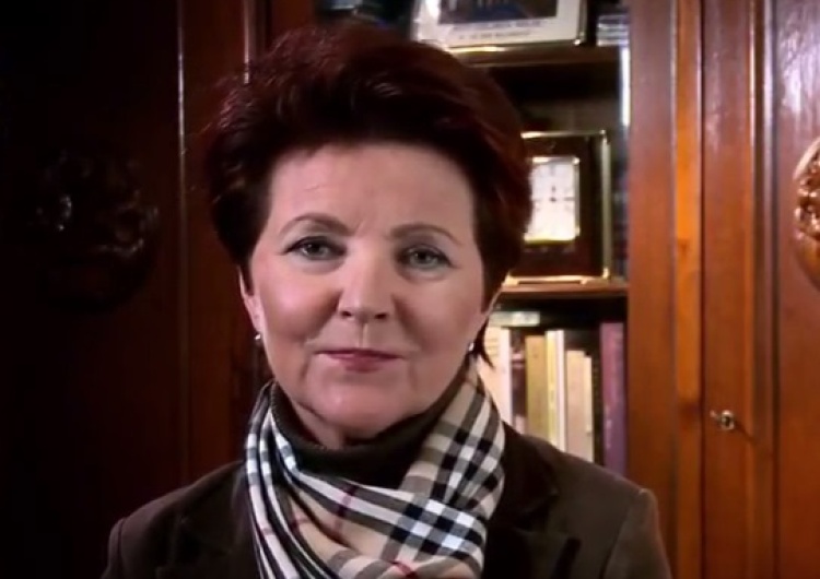 zrzut ekranu Kwaśniewska apeluje: "Ja się dobrze czuję, gdy patrzę na swoje odbicie. Pani Agato, siła w kobietach!