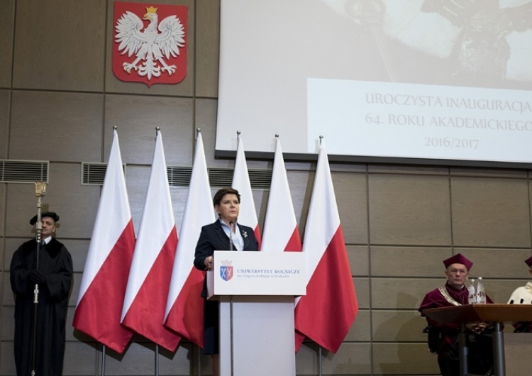  Beata Szydło na rozpoczęciu roku akademickiego: w nauce i szkolnictwie wyższym stawiamy na jakść