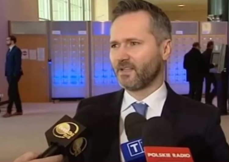 Po aferze toaletowej, afera tortowa. Jarosław Wałęsa do Zbigniewa Kuźmiuka: "Niezły z pana szuja"