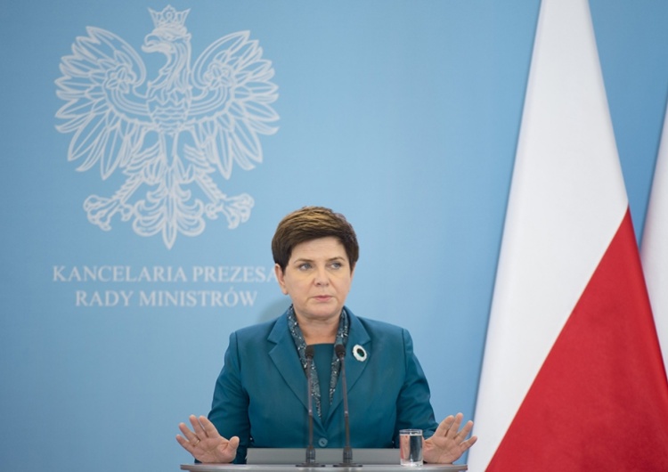 Premier: Rząd konsekwentnie realizuje politykę wspierania pokrzywdzonych i tych, którzy są uczciwi