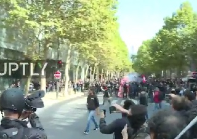 zrzut ekranu Tysiące francuskich pracowników na ulicach. Pierwszy poważny sprawdzian dla prezydenta Macrona?