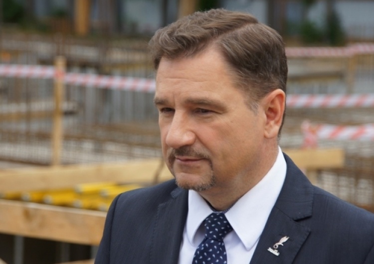 Piotr Duda dla "TS": Tych, którzy przejdą na wcześniejsze emerytury, musi obowiązywać zakaz pracy