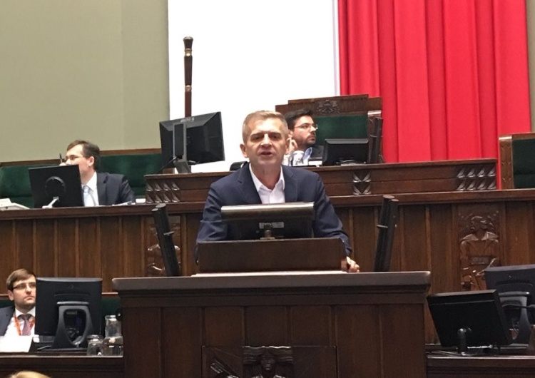 zrzut ekranu Burzliwa sejmowa debata na temat protestu lekarzy. Arłukowicz do premier: "Proszę się nie chować!"