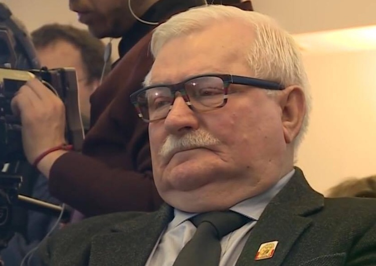  Lech Wałęsa przyznaje sam sobie tytuły profesorskie: "Pogadajmy jak Profesor z profesorem..."
