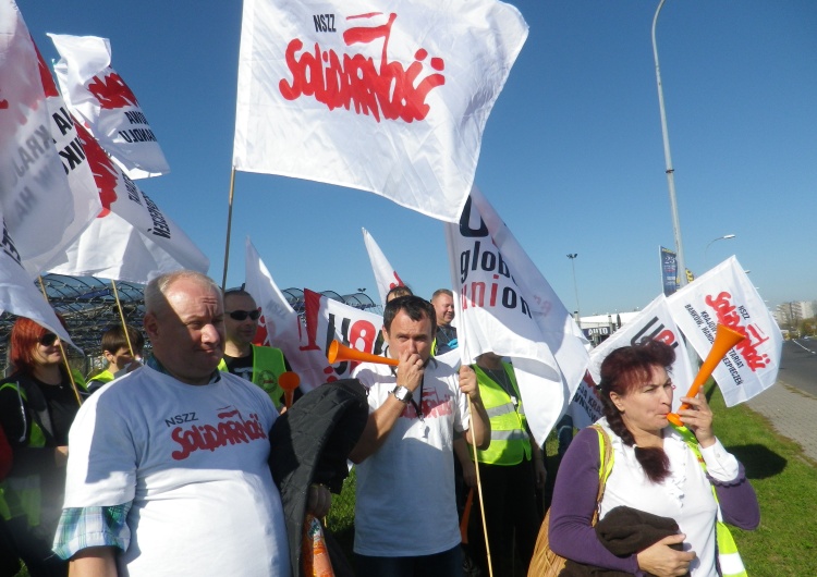 Pikieta pracowników Makro Cash and Carry w Katowicach w obronie zwolnionego związkowca