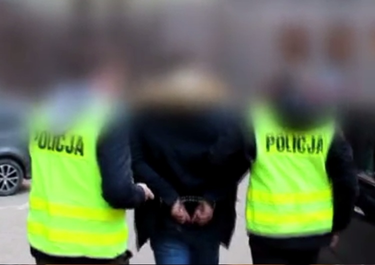 Podszywali się pod CBŚP i prokuraturę. Wyłudzili 300 tys. zł. Funkcjonariusze zatrzymali 7 osób