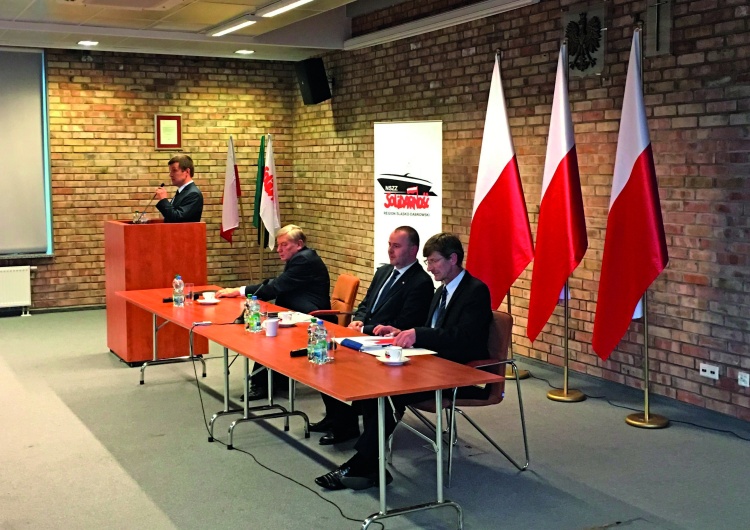 Konstytucja nie jest suwerenem. Są nim obywatele